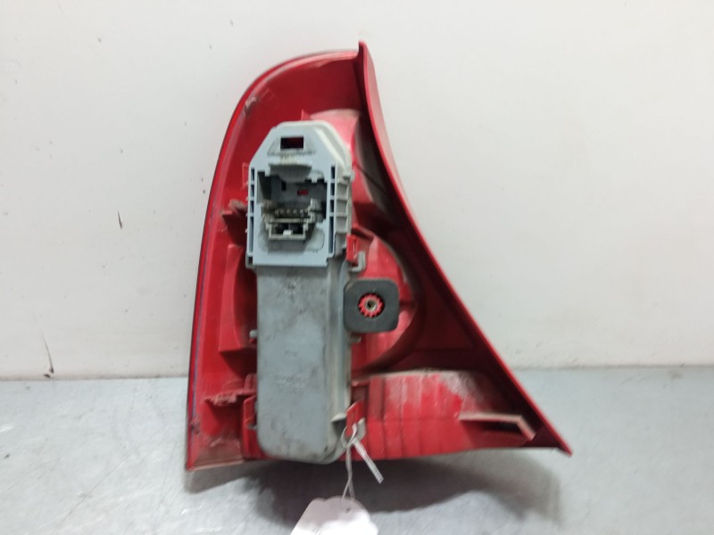 Recambio de piloto trasero derecho para renault clio ii (bb_, cb_) 1.5 dci (b/cb07) referencia OEM IAM   