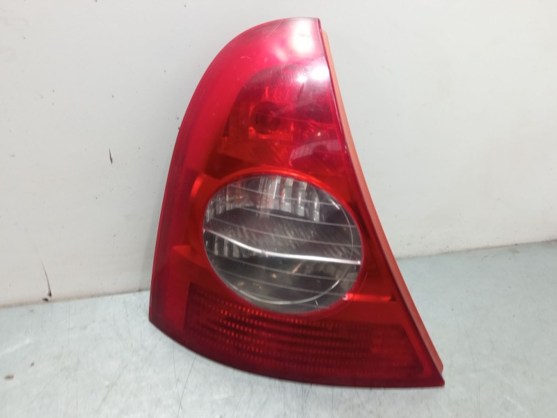 Recambio de piloto trasero izquierdo para renault clio ii (bb_, cb_) 1.5 dci (b/cb07) referencia OEM IAM   