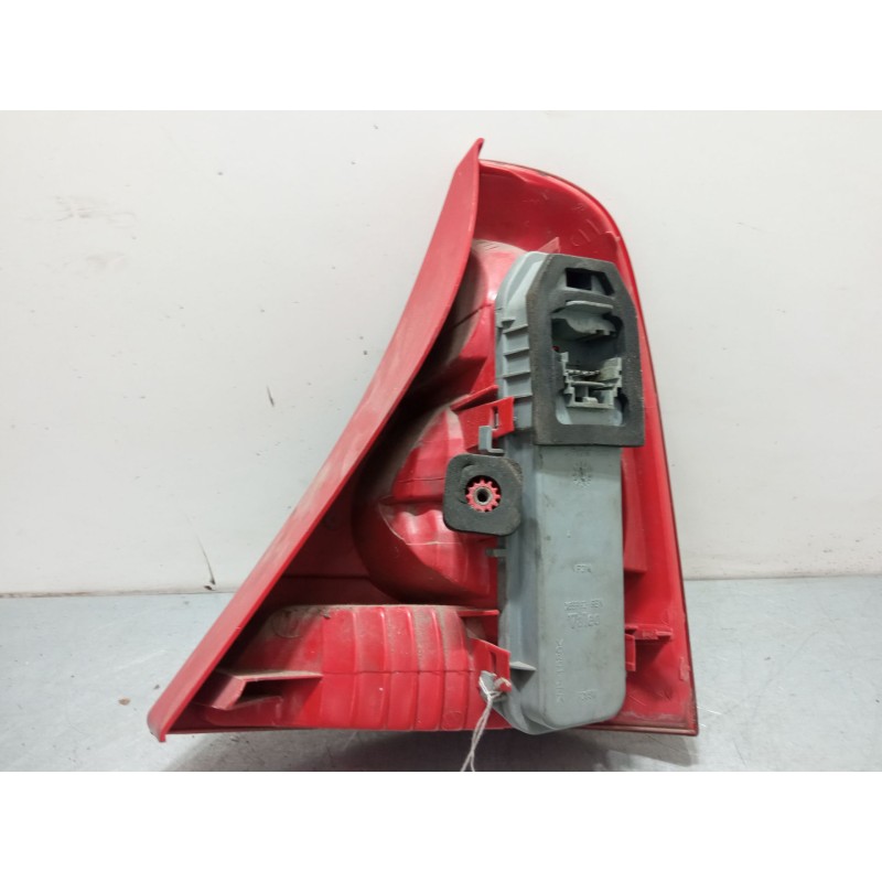 Recambio de piloto trasero izquierdo para renault clio ii (bb_, cb_) 1.5 dci (b/cb07) referencia OEM IAM   