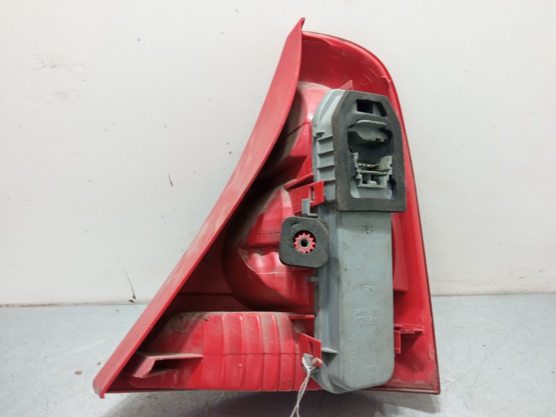 Recambio de piloto trasero izquierdo para renault clio ii (bb_, cb_) 1.5 dci (b/cb07) referencia OEM IAM   