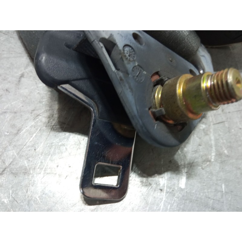 Recambio de cinturon seguridad delantero derecho para renault clio ii (bb_, cb_) 1.5 dci (b/cb07) referencia OEM IAM   