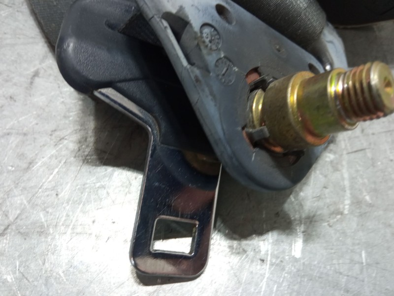 Recambio de cinturon seguridad delantero derecho para renault clio ii (bb_, cb_) 1.5 dci (b/cb07) referencia OEM IAM   