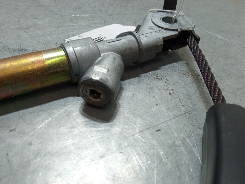 Recambio de anclaje cinturon delantero derecho para renault clio ii (bb_, cb_) 1.5 dci (b/cb07) referencia OEM IAM   