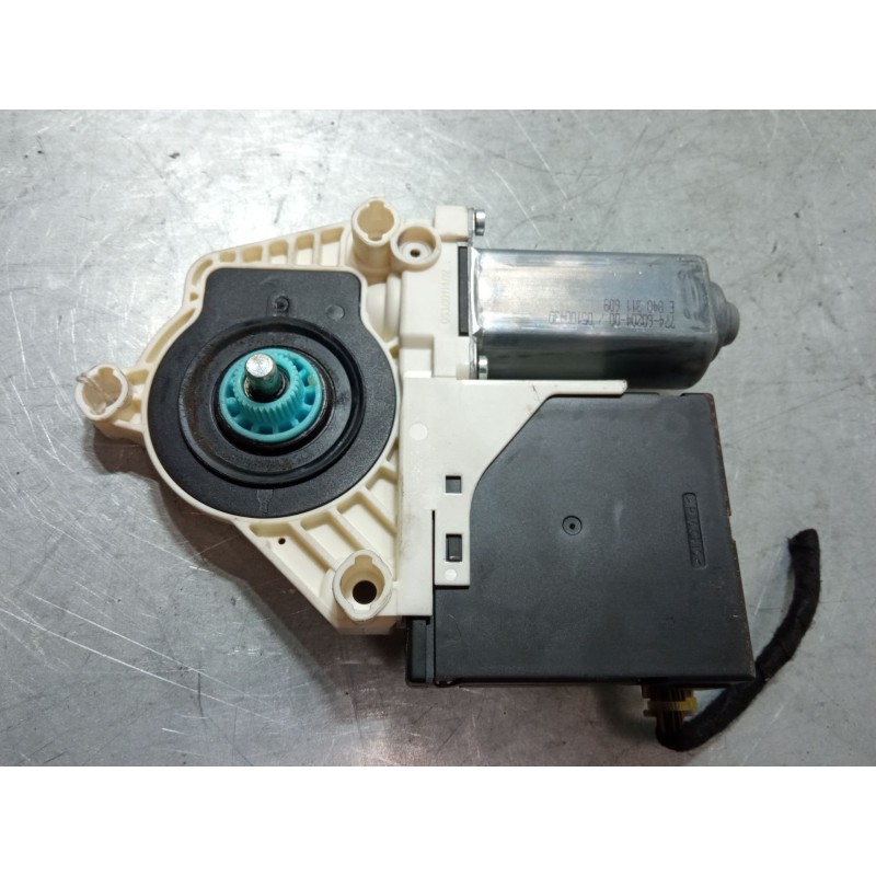 Recambio de motor elevaluna delantero izquierdo para seat leon (1p1) 1.6 tdi referencia OEM IAM 1P0837401M  1T0959701AD