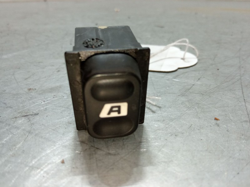 Recambio de mando elevalunas delantero izquierdo para citroën xsara (n1) 2.0 hdi 90 referencia OEM IAM   mando confort