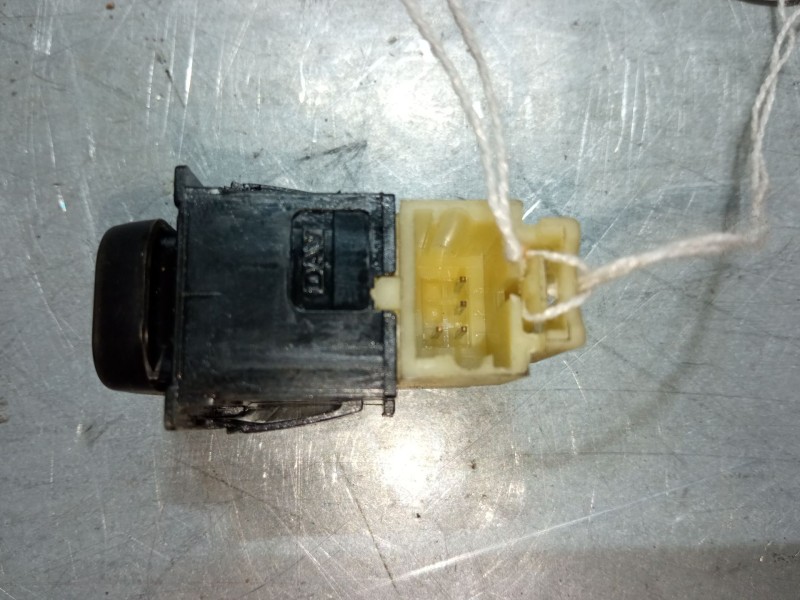 Recambio de mando elevalunas delantero izquierdo para citroën xsara (n1) 2.0 hdi 90 referencia OEM IAM   mando confort