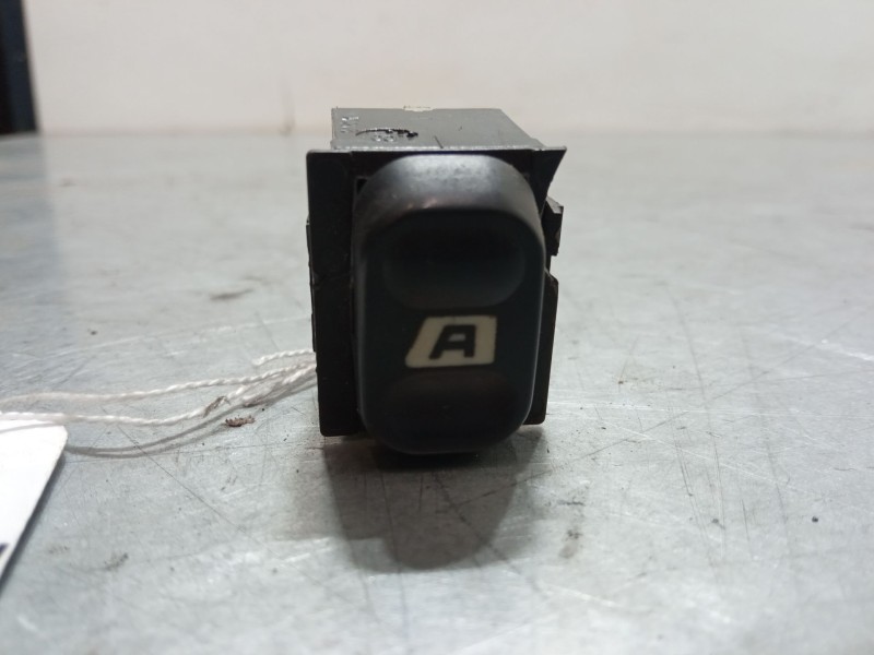 Recambio de mando elevalunas delantero derecho para citroën xsara (n1) 2.0 hdi 90 referencia OEM IAM   mando confort