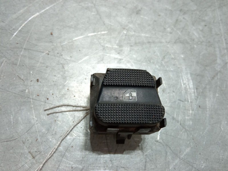 Recambio de mando elevalunas delantero derecho para volkswagen golf iii cabriolet (1e7) 1.8 referencia OEM IAM   