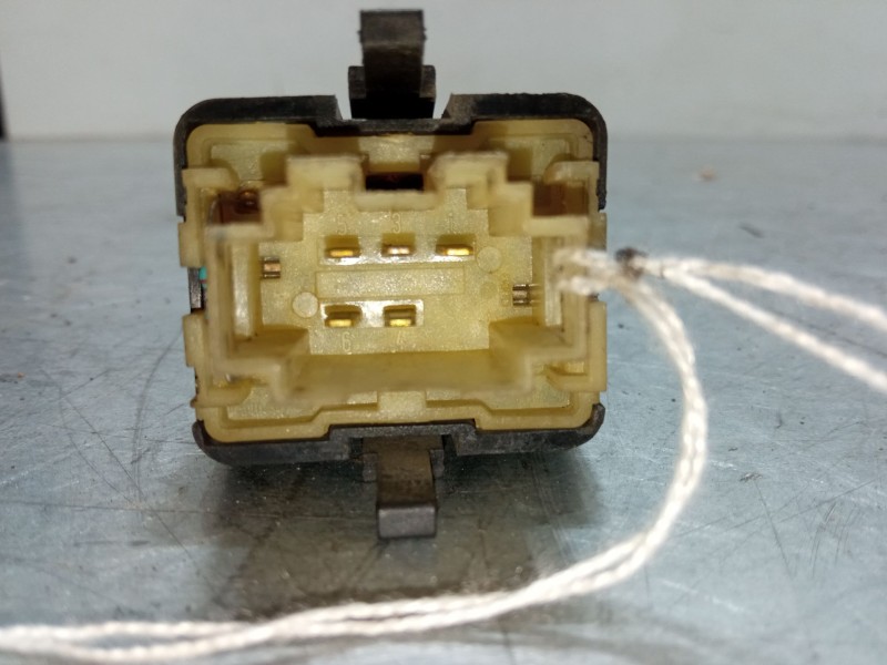 Recambio de mando elevalunas delantero derecho para volkswagen golf iii cabriolet (1e7) 1.8 referencia OEM IAM   