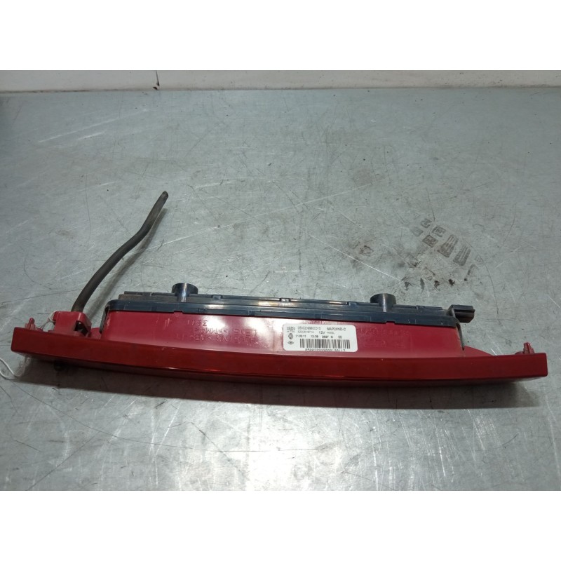 Recambio de luz central de freno para renault clio iii (br0/1, cr0/1) 1.2 16v (br0p, cr0p) referencia OEM IAM 8200618714  