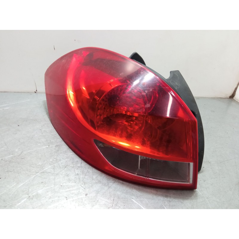 Recambio de piloto trasero izquierdo para renault clio iii (br0/1, cr0/1) 1.2 16v (br0p, cr0p) referencia OEM IAM   