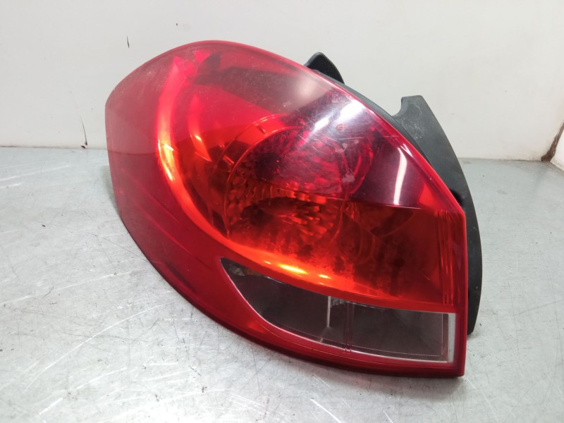 Recambio de piloto trasero izquierdo para renault clio iii (br0/1, cr0/1) 1.2 16v (br0p, cr0p) referencia OEM IAM   