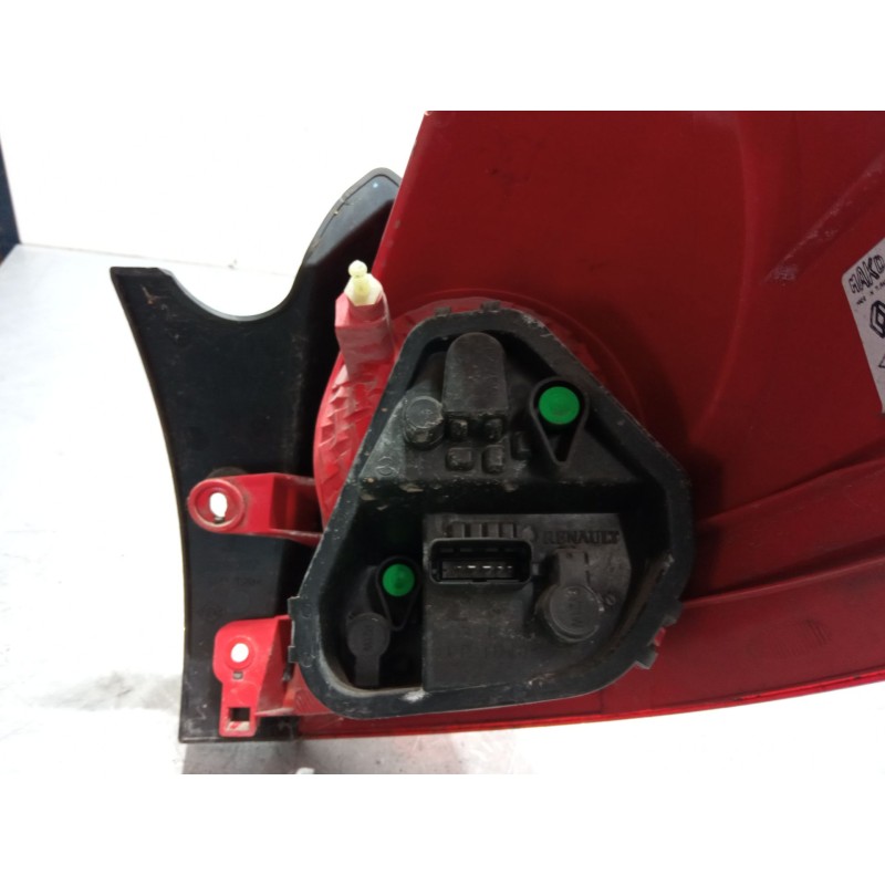 Recambio de piloto trasero izquierdo para renault clio iii (br0/1, cr0/1) 1.2 16v (br0p, cr0p) referencia OEM IAM   