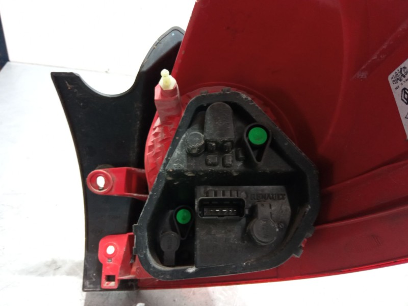 Recambio de piloto trasero izquierdo para renault clio iii (br0/1, cr0/1) 1.2 16v (br0p, cr0p) referencia OEM IAM   