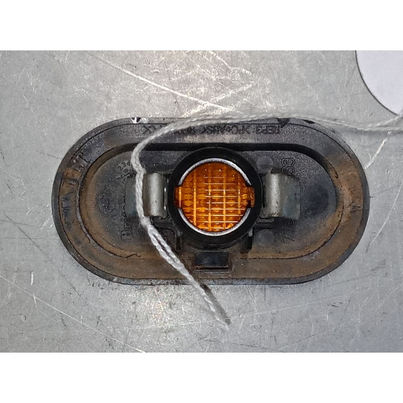 Recambio de intermitente lateral derecho para renault kangoo (kc0/1_) 1.4 (kc0c, kc0h, kc0b, kc0m) referencia OEM IAM   