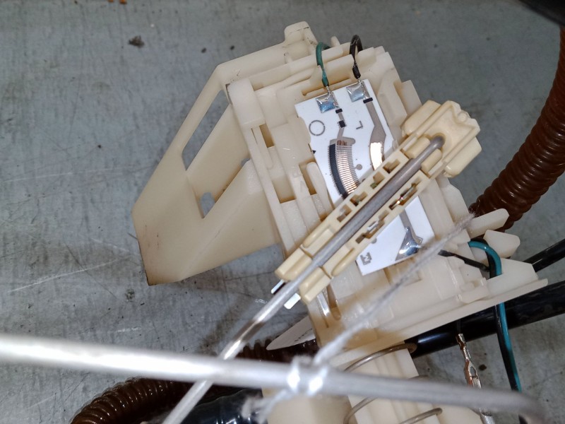 Recambio de aforador para mini mini (r50, r53) one referencia OEM IAM 228226007003Z  