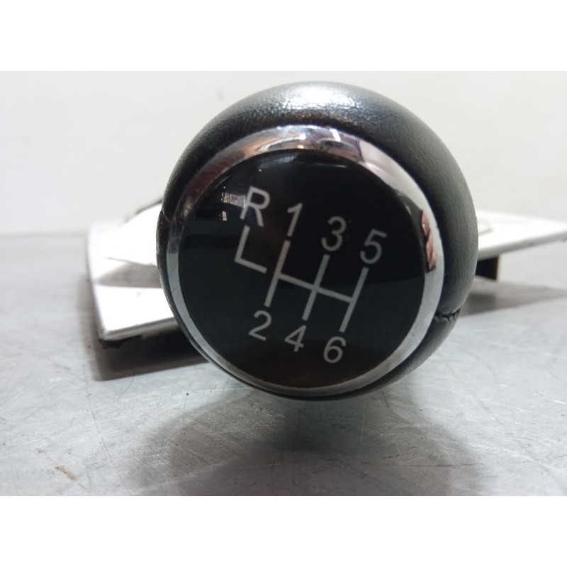 Recambio de pomo palanca cambio para audi a4 b6 avant (8e5) 2.5 tdi quattro referencia OEM IAM 8E0864261  
