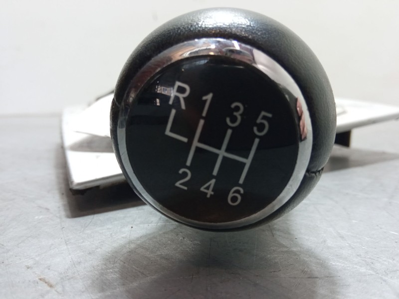 Recambio de pomo palanca cambio para audi a4 b6 avant (8e5) 2.5 tdi quattro referencia OEM IAM 8E0864261  