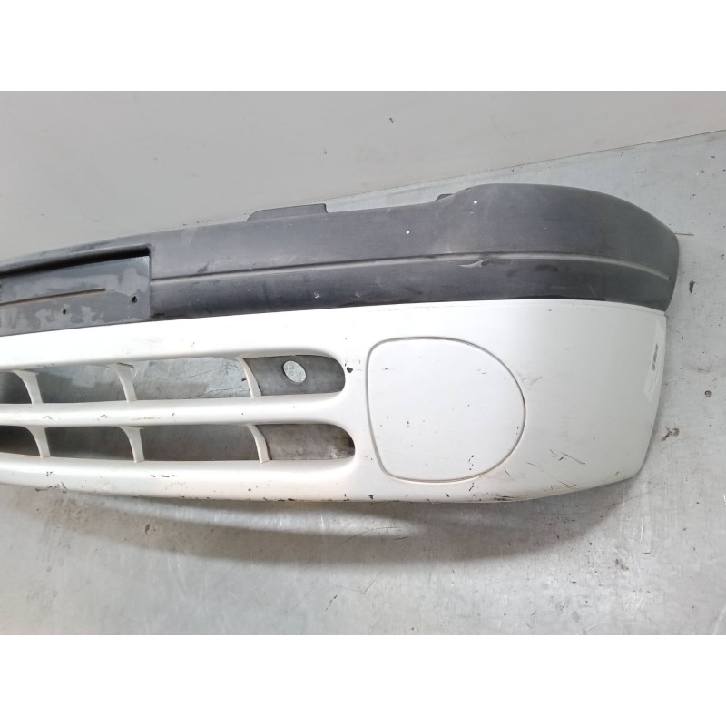 Recambio de paragolpes delantero para renault clio ii (bb_, cb_) 1.2 (bb0a, bb0f, bb10, bb1k, bb28, bb2d, bb2h, cb0a,... referen