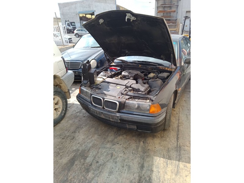 bmw 3 compact (e36) del año 2012