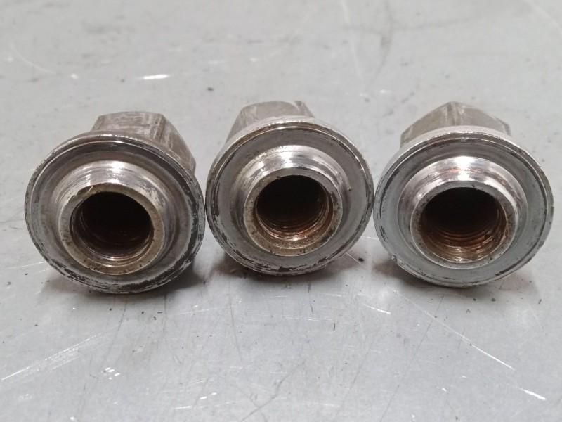 Recambio de pack 3 tornillos renault llanta chapa vaso19 para renault 12 variable (117_, 133_) 1.3 (1170) referencia OEM IAM   