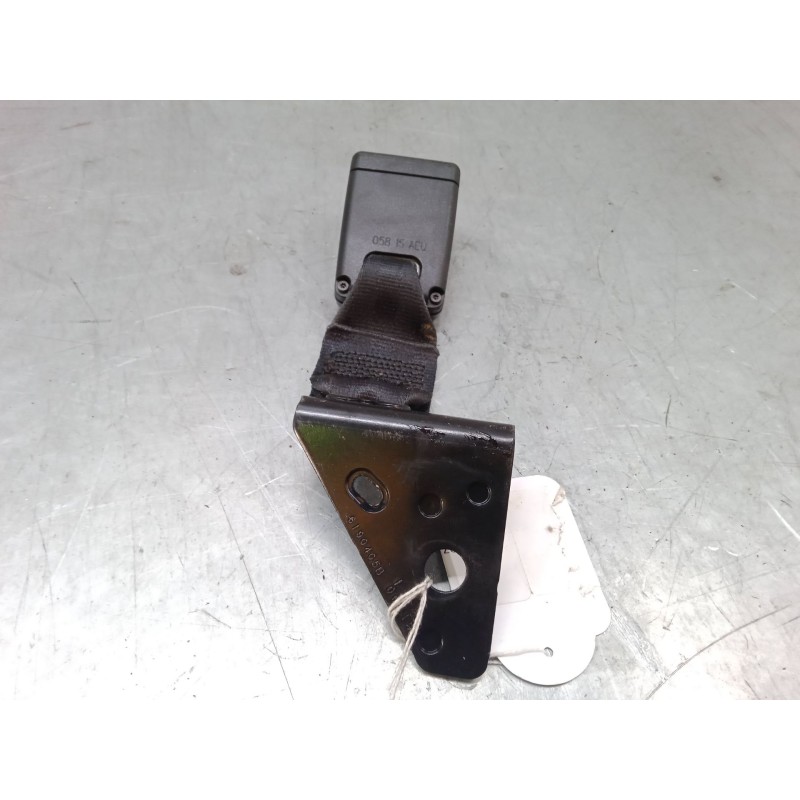 Recambio de anclaje cinturon trasero izquierdo para peugeot 208 i (ca_, cc_) 1.2 vti 82 referencia OEM IAM   