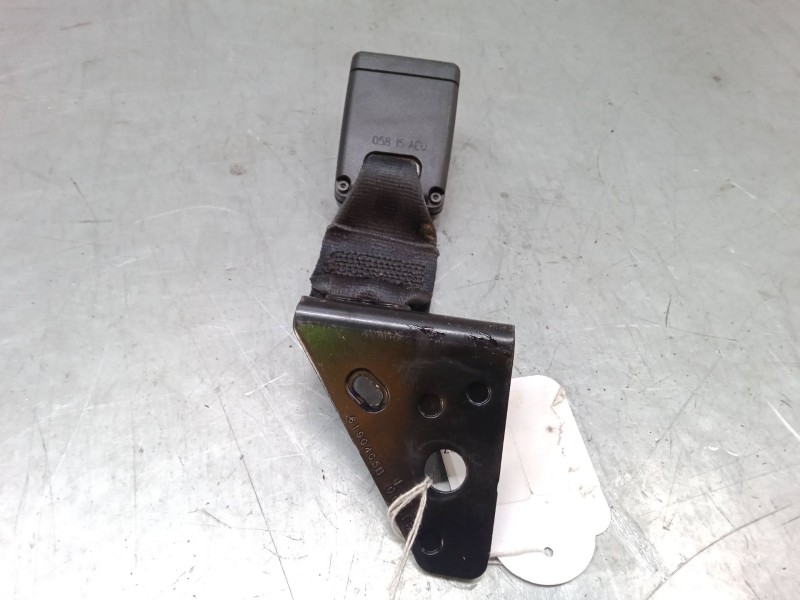 Recambio de anclaje cinturon trasero izquierdo para peugeot 208 i (ca_, cc_) 1.2 vti 82 referencia OEM IAM   