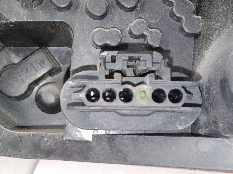 Recambio de piloto trasero izquierdo para opel insignia a sports tourer (g09) 2.0 cdti (35) referencia OEM IAM 13226856  