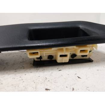 MANDO ELEVALUNAS DELANTERO DERECHO GN15A26690D 