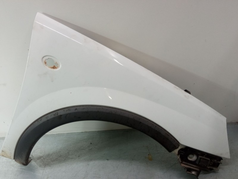 Recambio de aleta delantera derecha para opel corsa c (x01) 1.2 (f08, f68) referencia OEM IAM   