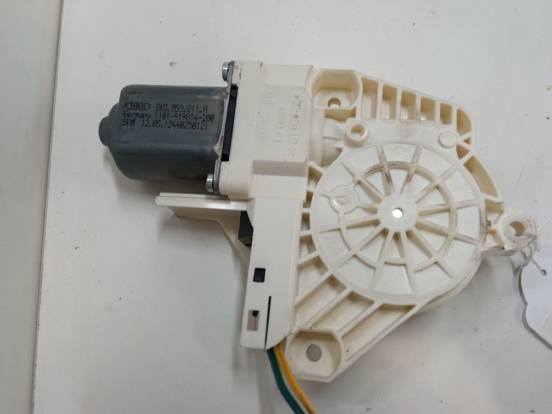 Recambio de motor elevaluna trasero derecho para audi a1 sportback (8xa, 8xf) 1.2 tfsi referencia OEM IAM 8K0959811A  