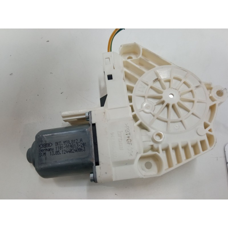 Recambio de motor elevaluna trasero izquierdo para audi a1 sportback (8xa, 8xf) 1.2 tfsi referencia OEM IAM 8K0959812A  