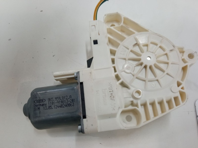 Recambio de motor elevaluna trasero izquierdo para audi a1 sportback (8xa, 8xf) 1.2 tfsi referencia OEM IAM 8K0959812A  