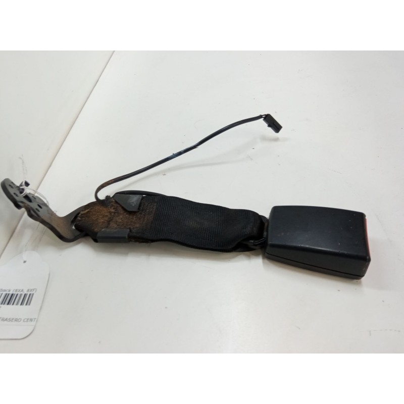 Recambio de anclaje cinturon trasero central para audi a1 sportback (8xa, 8xf) 1.2 tfsi referencia OEM IAM 8X4857739C  