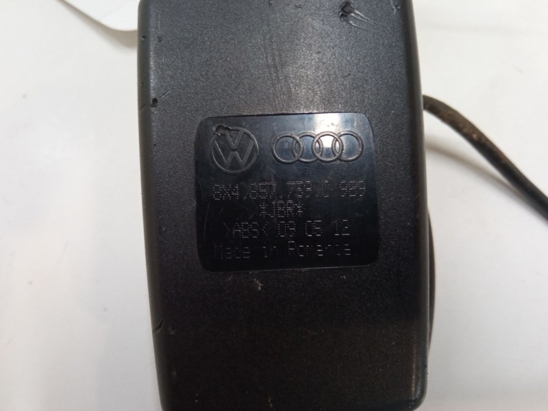 Recambio de anclaje cinturon trasero central para audi a1 sportback (8xa, 8xf) 1.2 tfsi referencia OEM IAM 8X4857739C  