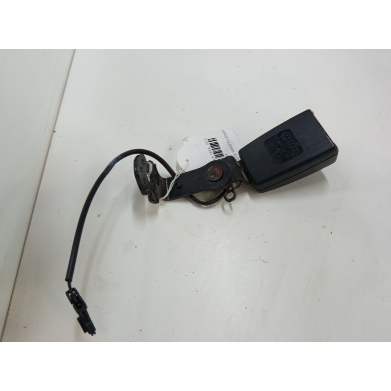 Recambio de anclaje cinturon trasero izquierdo para audi a1 sportback (8xa, 8xf) 1.2 tfsi referencia OEM IAM 8X4857739C  
