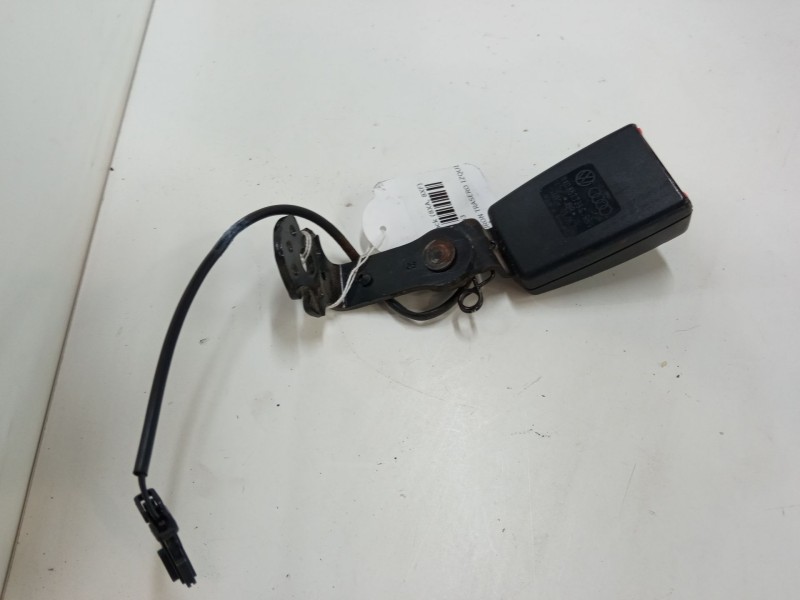 Recambio de anclaje cinturon trasero izquierdo para audi a1 sportback (8xa, 8xf) 1.2 tfsi referencia OEM IAM 8X4857739C  