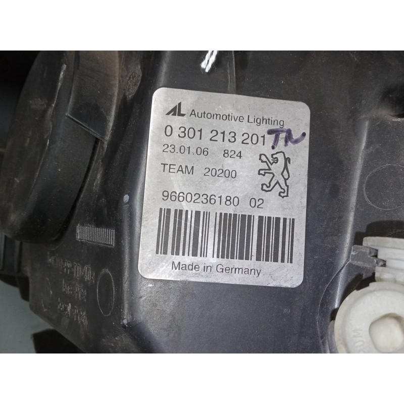Recambio de faro izquierdo para peugeot 407 (6d_) 2.0 16v (6drfjc, 6drfje, 6drfjf) referencia OEM IAM 9660236180  0301213201