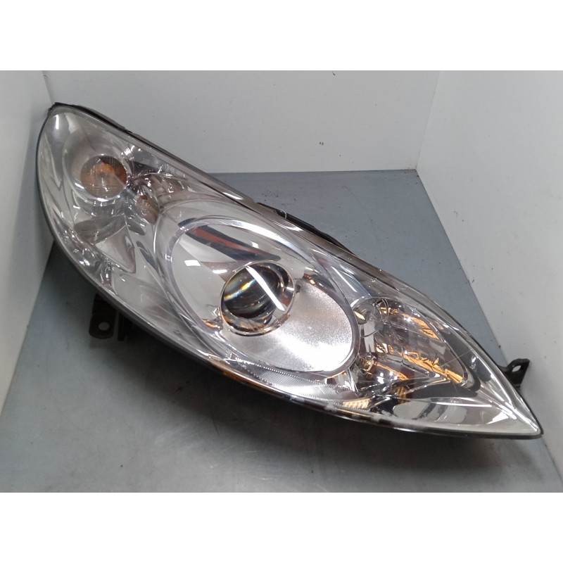Recambio de faro derecho para peugeot 407 (6d_) 2.0 16v (6drfjc, 6drfje, 6drfjf) referencia OEM IAM 9660235980  0301213202