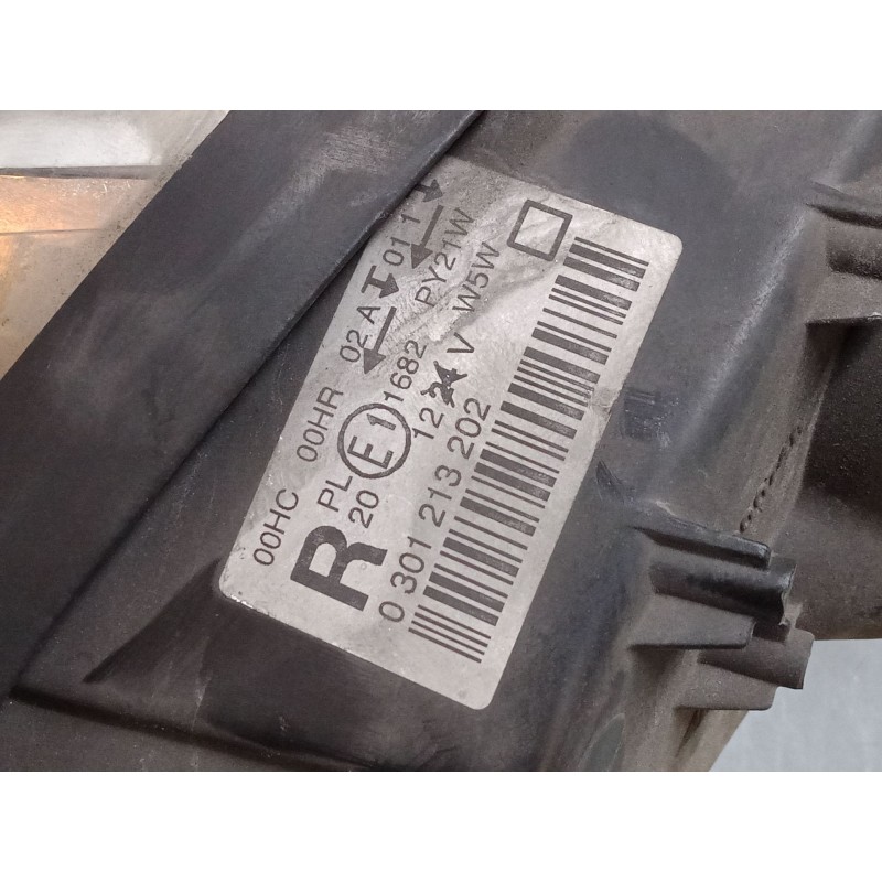 Recambio de faro derecho para peugeot 407 (6d_) 2.0 16v (6drfjc, 6drfje, 6drfjf) referencia OEM IAM 9660235980  0301213202