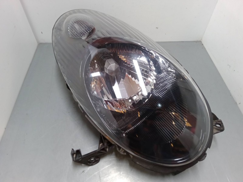 Recambio de faro derecho para nissan micra iii (k12) 160 sr referencia OEM IAM 26010BC505  89900071