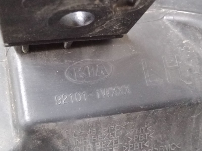 Recambio de faro izquierdo para kia rio iii (ub) 1.1 crdi referencia OEM IAM 921011WXXX  