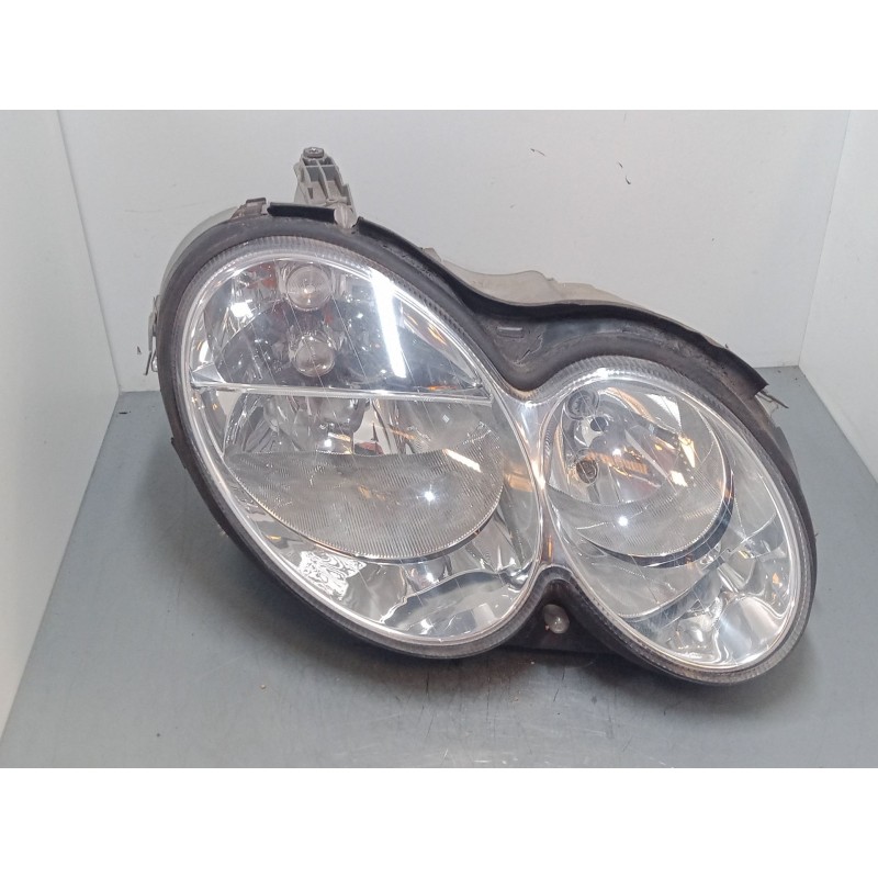 Recambio de faro derecho para mercedes-benz clk (c209) clk 200 kompressor (209.342) referencia OEM IAM A2098202661  