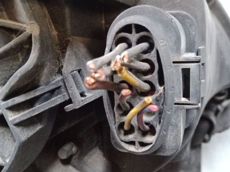 Recambio de faro izquierdo para volkswagen touran (1t1, 1t2) 1.9 tdi referencia OEM IAM 1T0941005  0301205203