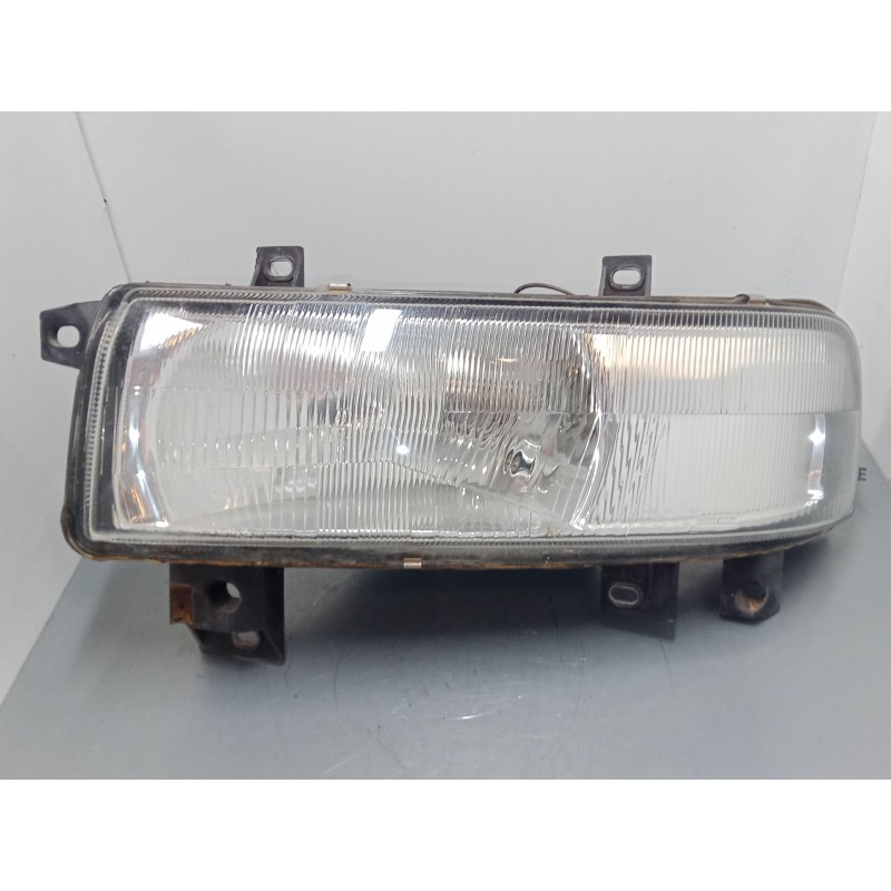 Recambio de faro izquierdo para renault master ii caja/chasis (ed/hd/ud) 2.5 dci 120 referencia OEM IAM 7701044518F  