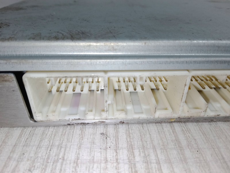 Recambio de centralita motor uce para toyota avensis (_t25_) 2.2 d-4d (adt251_) referencia OEM IAM 8966105C81  MB1758009420