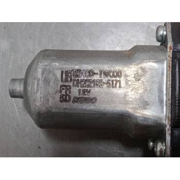 ELEVALUNAS ELECTRICO DELANTERO DERECHO 824601W000 
