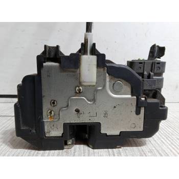 CERRADURA PUERTA DELANTERA IZQUIERDA 