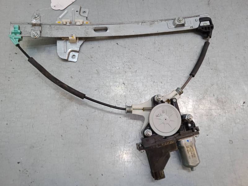 ELEVALUNAS ELECTRICO DELANTERO IZQUIERDO 824501W010 