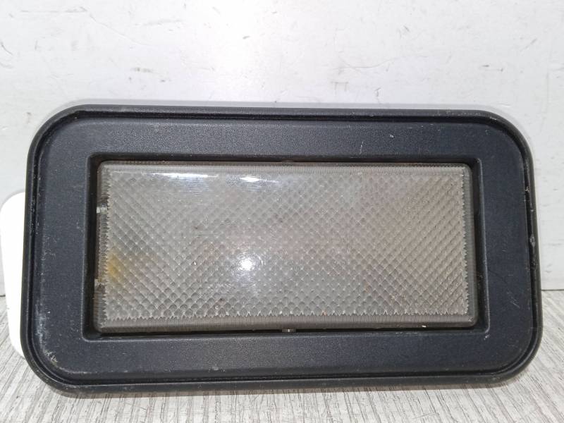 LUZ INTERIOR DELANTERA 